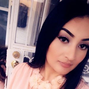 Meet your Posher, Claudia